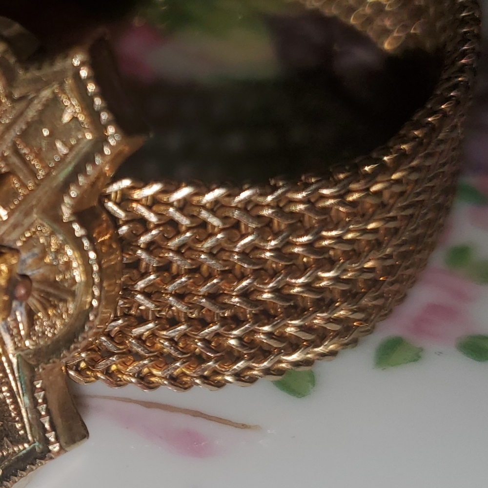 Antique Victorian Era woven gold mesh bracelet - Picture 9 of 16
